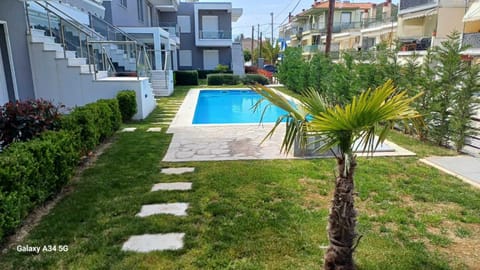 Garden, Swimming pool, Swimming pool
