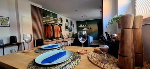 Living room, Photo of the whole room, Dining area