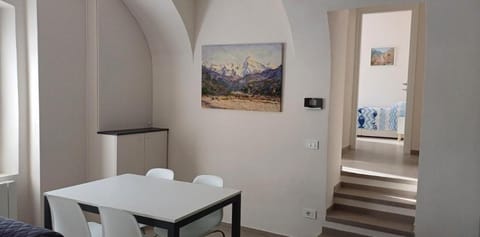 Seating area, Dining area, washing machine