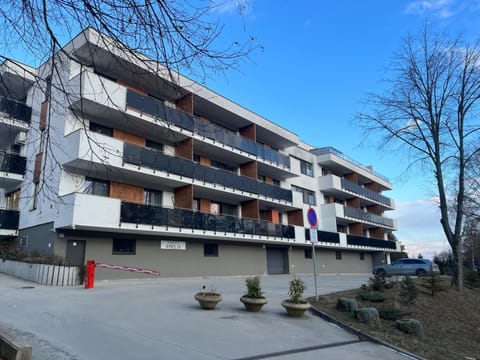 Property building, View (from property/room), Balcony/Terrace