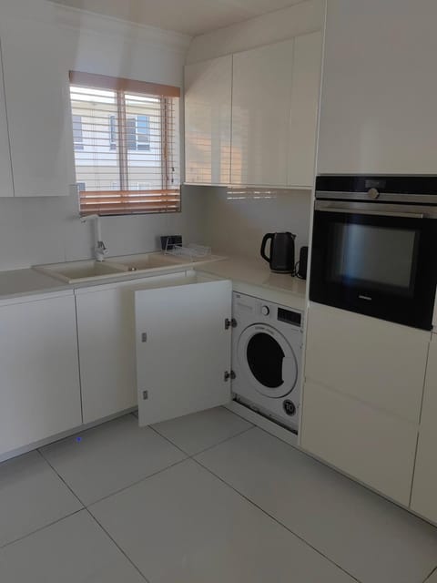 Water front apartment-Ocean Palace Apartment in Cape Town