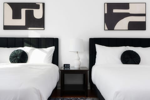 Pool HotTub FirePit BBQ Billiard PS4 Golf House in Pflugerville