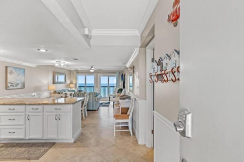 Facade/entrance, View (from property/room), Kitchen or kitchenette, Dining area