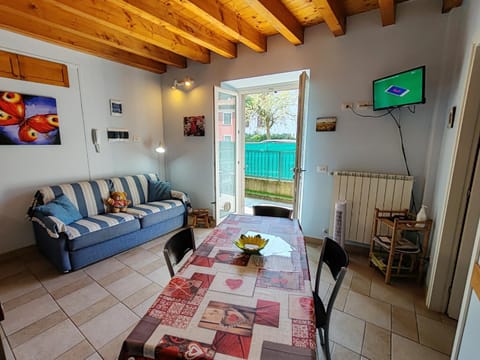 Dining area, kitchen