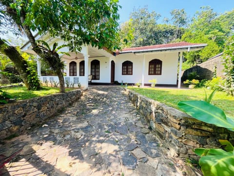 Property building, Garden view, Landmark view