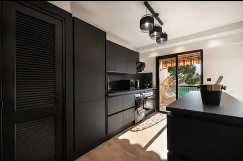 Appartement haut standing - Luxury apartment - Cannes- Croisette- Centre ville- Vue Tennis -Vue Piscine -Parking privé - Terrasse- Plage Apartment in Cannes