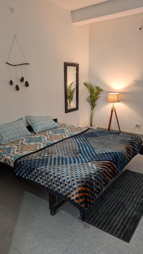 Bed, Photo of the whole room, Decorative detail, Bedroom