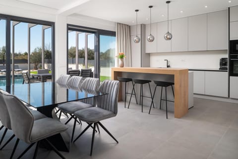 Villa Zenith with private pool and jacuzzi Villa in Šibenik-Knin County, Croatia