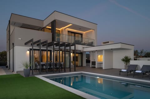 Villa Zenith with private pool and jacuzzi Villa in Šibenik-Knin County, Croatia