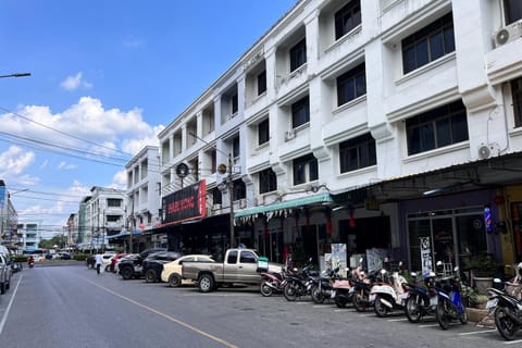 Property building, Location