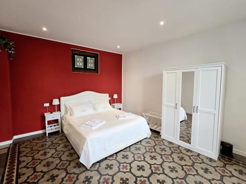 Bed, Bedroom, wardrobe, air conditioner, air conditioner
