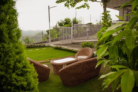 Day, Natural landscape, Garden, Garden view, Mountain view