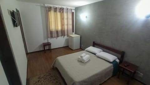 Bed, Photo of the whole room, Bedroom, minibar, towels