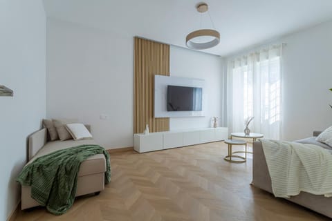 Communal lounge/ TV room, TV and multimedia, Living room, Photo of the whole room, Evening entertainment
