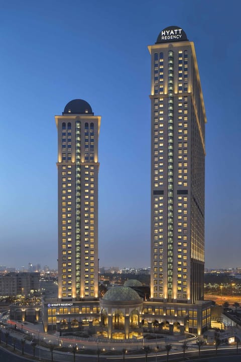 Facade/entrance, Bird's eye view