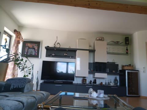 TV and multimedia, Living room, Seating area, minibar