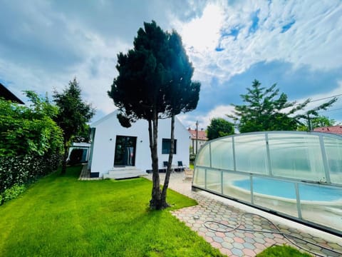 Property building, Spring, Day, Garden, Garden view, Pool view, Swimming pool