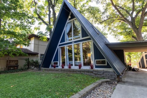The Ridge Lake Front Hot Tub KayakPvt Dock House in Decatur