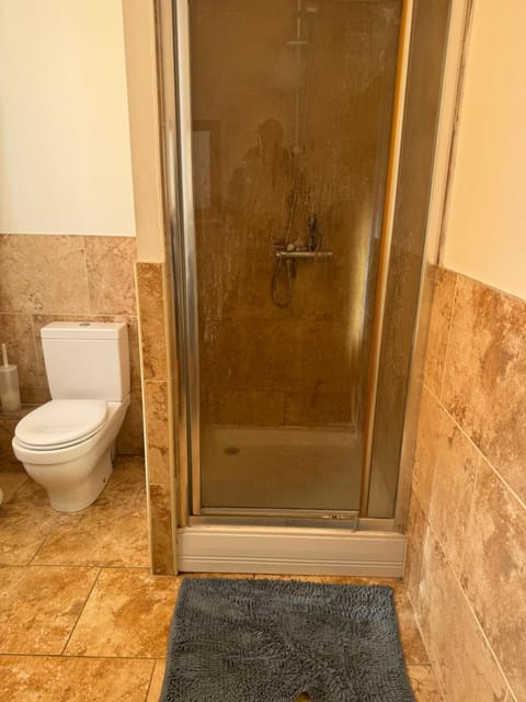 Leicester Shared House Bed and Breakfast in Leicester