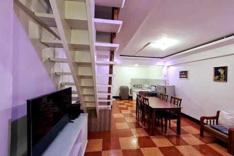 TV and multimedia, Living room, Seating area, Dining area