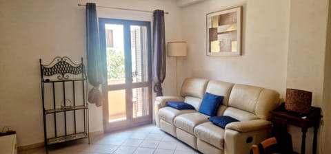 Casa C&C duplex centro Olbia Apartment in Olbia