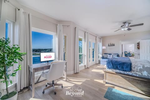 Blue Hues & Lake Views House in Lago Vista