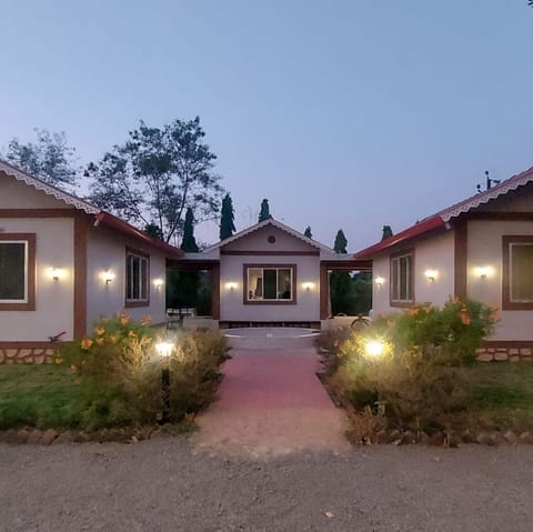 Property building, Day