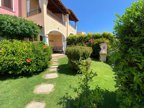 Property building, Facade/entrance, Garden view