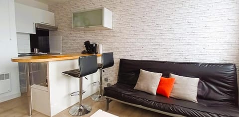 Chez Auguste - T2 spacieux - wifi - tv Apartment in Tours