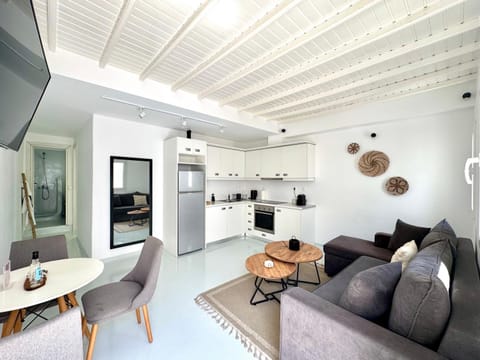 Kitchen or kitchenette, Living room, Seating area