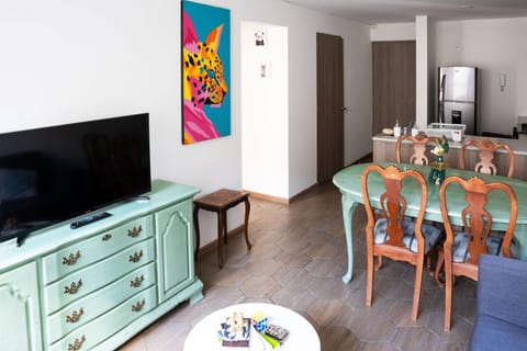 TV and multimedia, Living room, Seating area, Dining area, Evening entertainment