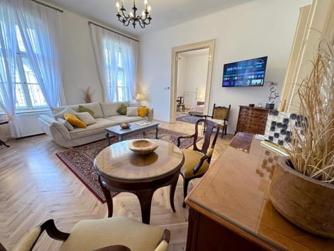 Communal lounge/ TV room, Living room, Seating area, Dining area
