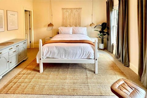 Luxury Buckhead executive Oasis for Family or work Villa in Sandy Springs