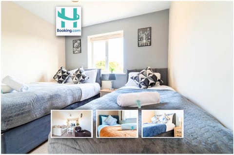 Bed, Living room, Photo of the whole room, Seating area, Bedroom