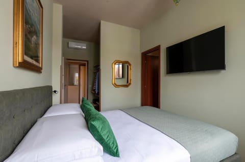 Bed, Bedroom, air conditioner