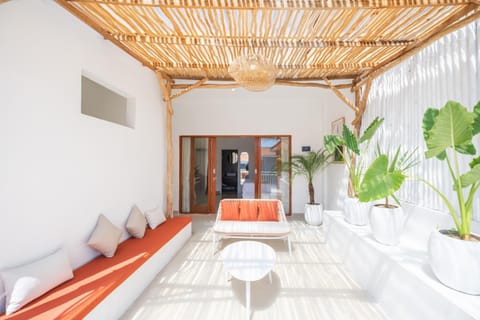 OG Cove - Modern & Central Pool Villa - Sleeps 7 House in North Kuta