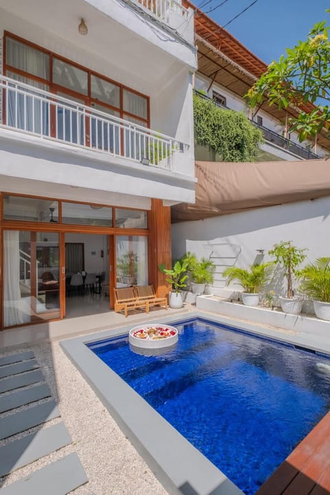 OG Cove - Modern & Central Pool Villa - Sleeps 7 House in North Kuta