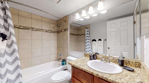 Comfortable Family Friendly Home on Quincy Reservoir House in Centennial