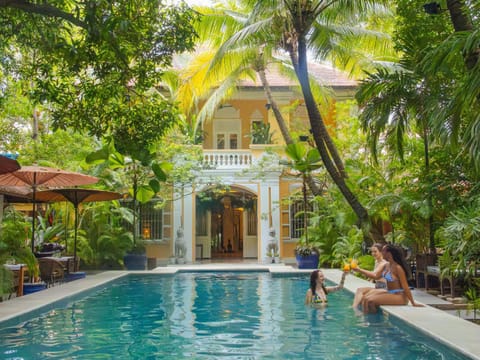 Property building, Swimming pool