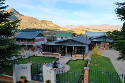 Bird's eye view, Mountain view