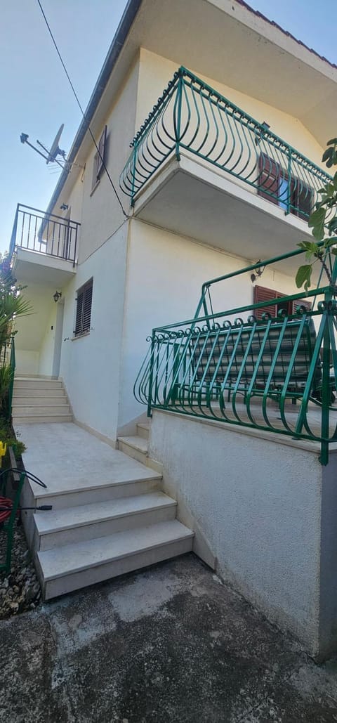 Apartmani Zlato 70M FROM BEACH! Apartment in Šibenik-Knin County, Croatia