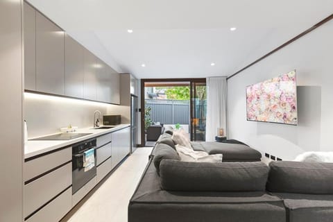 Kitchen or kitchenette, Living room, Seating area