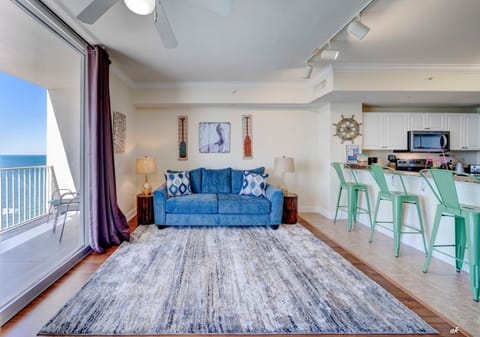 Stunning Beach front condo Apartment hotel in Panama City Beach