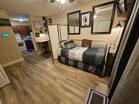 Photo of the whole room, Bedroom