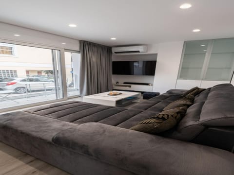 TV and multimedia, Living room, Seating area