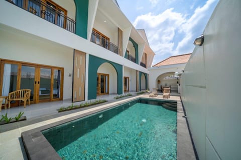 Property building, Swimming pool