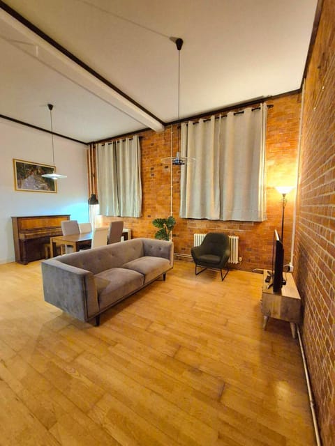 Communal lounge/ TV room, TV and multimedia, Living room