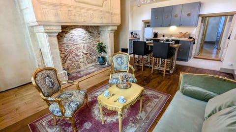 Kitchen or kitchenette, Living room, Dining area