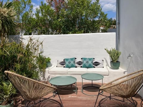 Day, Garden, Balcony/Terrace