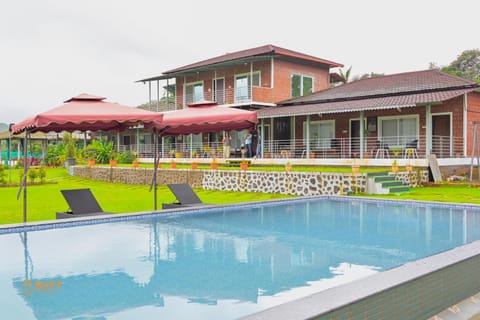 Property building, Pool view